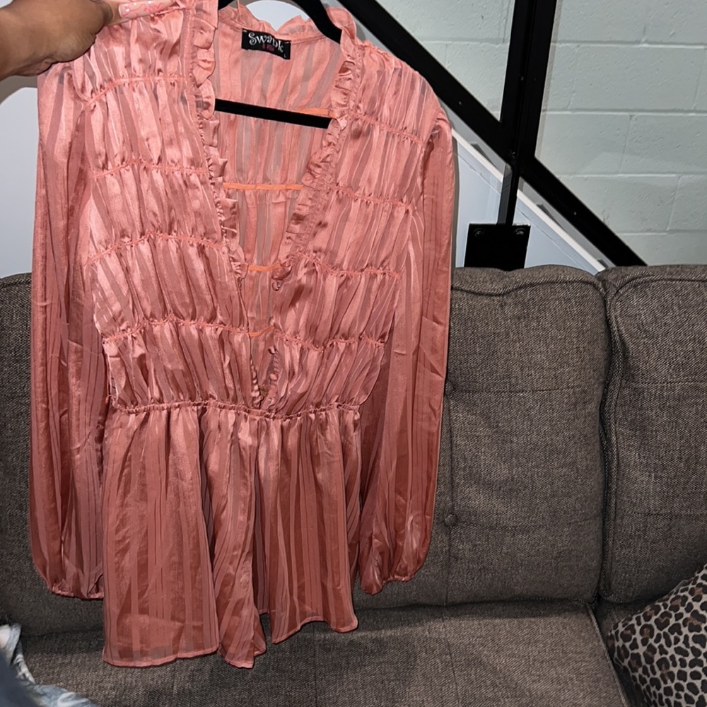 Blush Romper - Picture 2 of 3